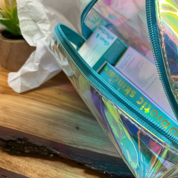 NEW!🔥TULA 4 Piece Skincare Bundle Deal - Picture 10 of 16